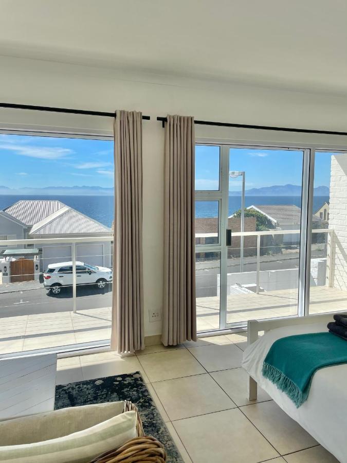 Sail Away Studios Simonʼs Town Екстериор снимка